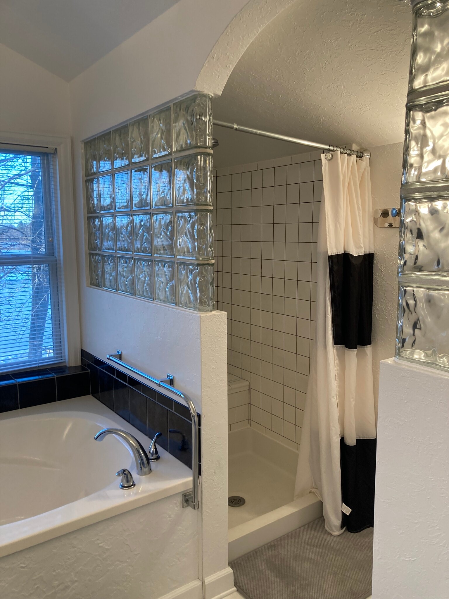 Spa tub and shower - 335 Water St