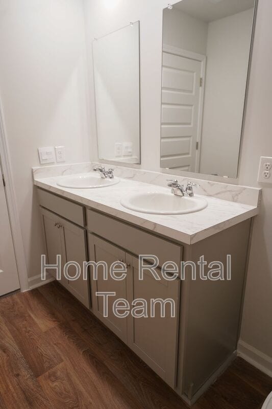 Building Photo - 133 Painted Lady Lp