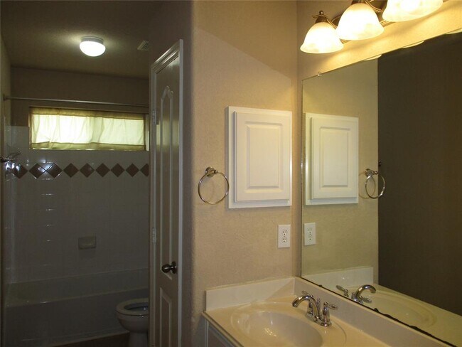 Building Photo - 13203 Barons Cove Ln