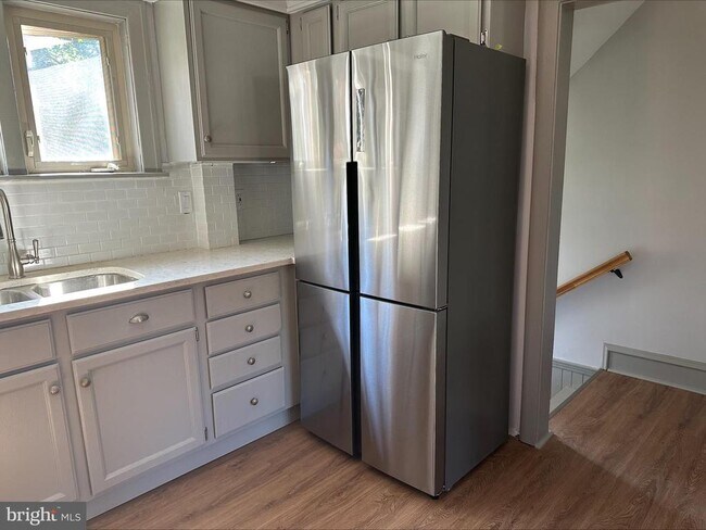 Building Photo - 8 Melvin Rd