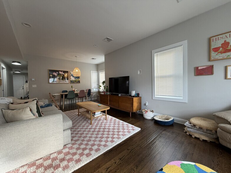 Building Photo - 153 Almy St