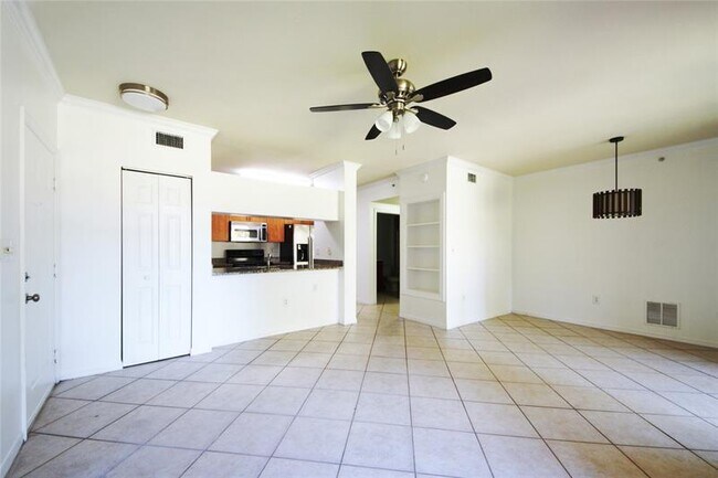 Building Photo - 6533 Emerald Dunes Dr