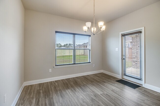 Building Photo - 5468 Overland Dr