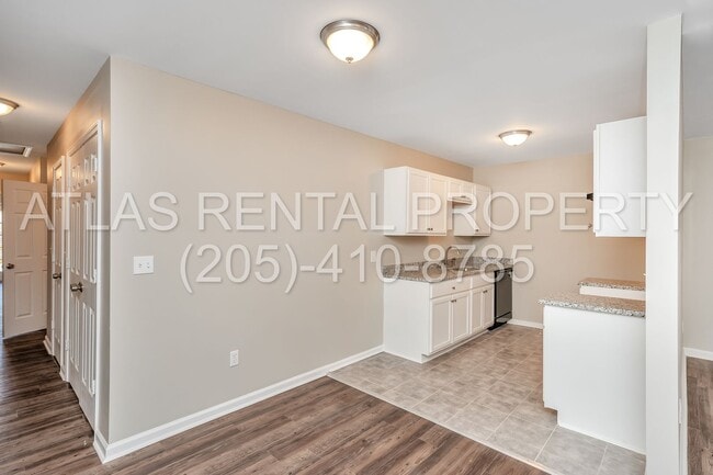 Building Photo - Beautiful 3 Bedroom, 2 Bath Duplex in Childersburg