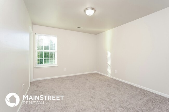 Building Photo - 3960 Foliage Dr