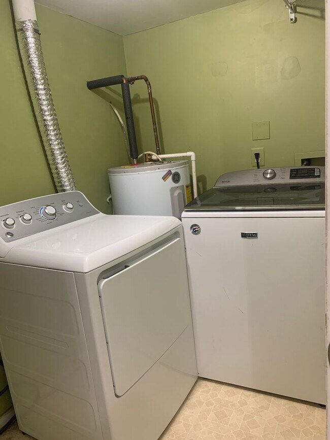 Building Photo - 2-Bedroom, 2-Bath Condo for Rent
