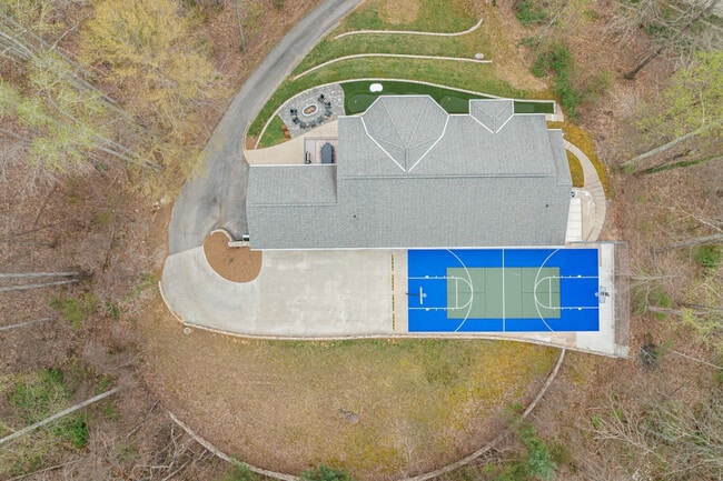 Building Photo - 33 Pinners Ln