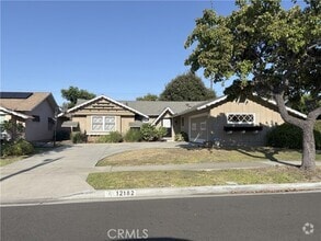 Building Photo - 12182 Oak Leaf Dr