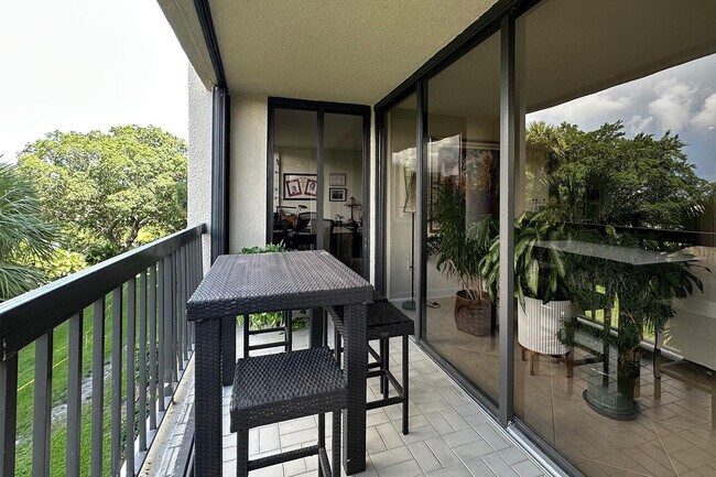 Building Photo - 2480 Presidential Way