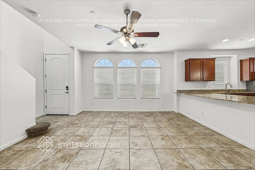 Building Photo - 1407 S Moccasin Trail