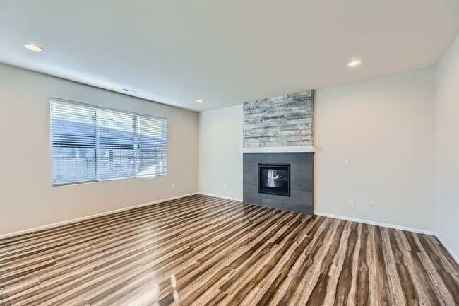 Building Photo - Amazing 3bed/2.5bath Home in Granite Falls!!