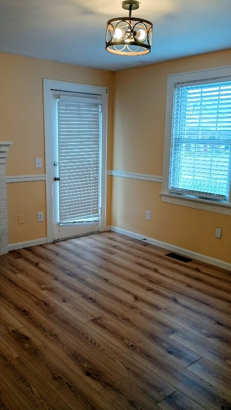 Building Photo - 1500 Lamont St