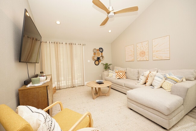 Building Photo - 1503 Green Acres Blvd