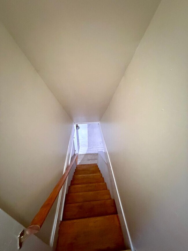 Building Photo - Historic Charm Meets Modern Comfort in Charles Village