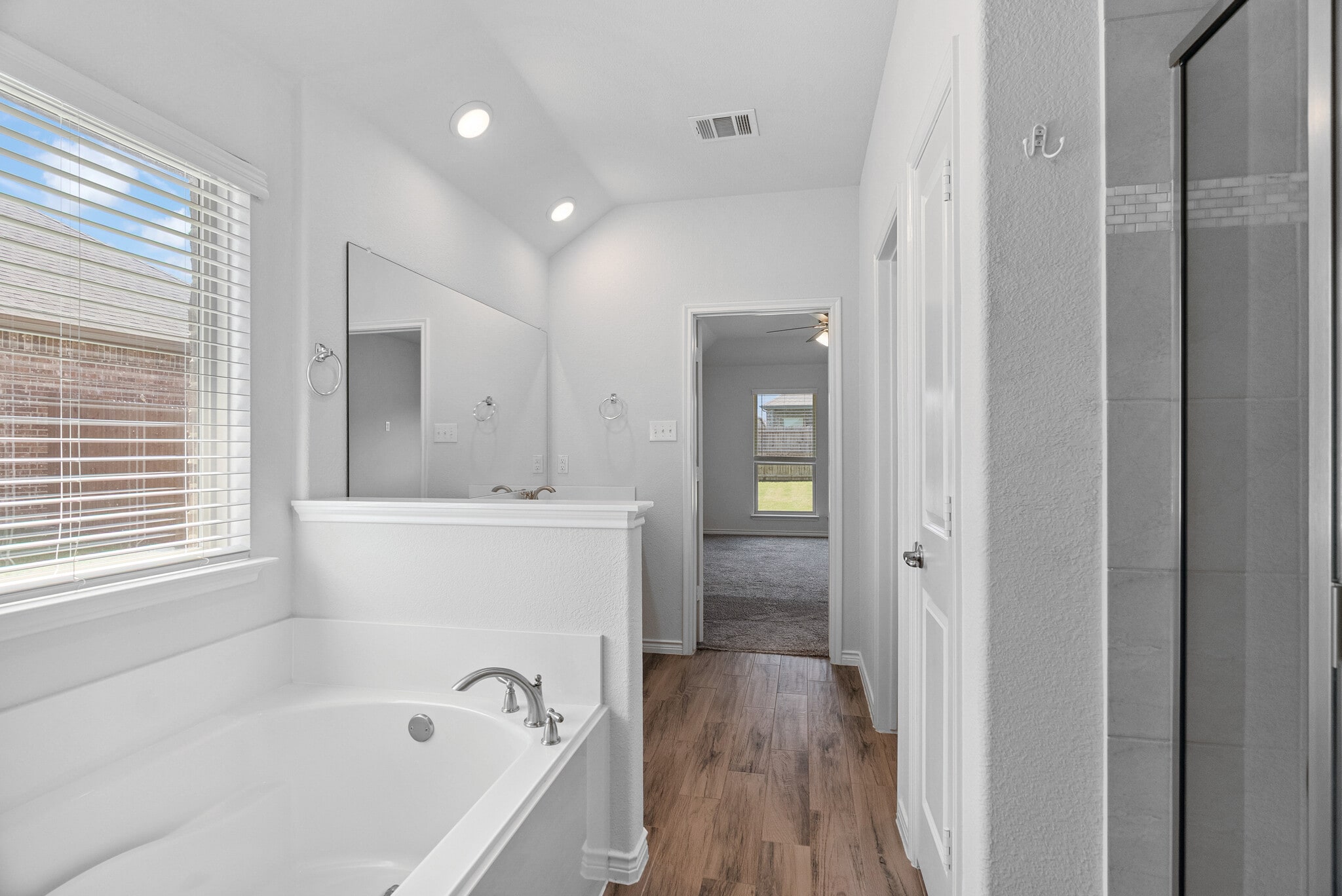 Building Photo - 3057 Maverick Dr