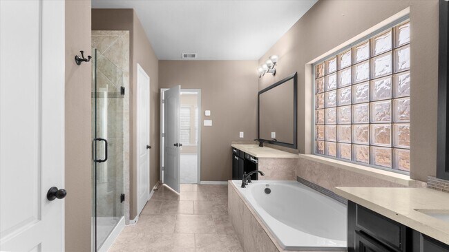 Building Photo - 14807 Diane Manor Ln