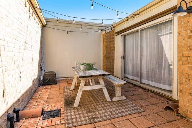 Building Photo - 1814 Veranda Dr