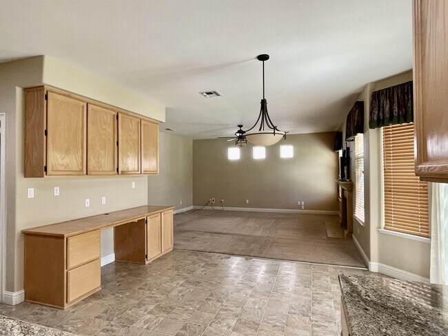 Building Photo - 9772 Ellsmere Way