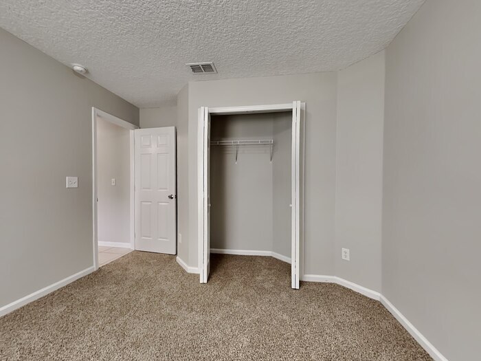 Building Photo - 12615 Richfield Blvd