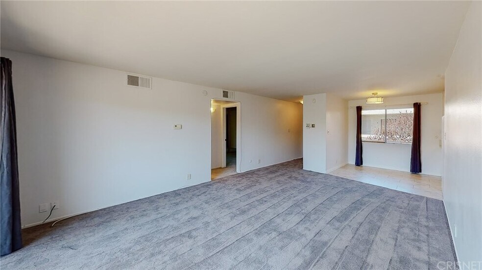 Building Photo - 12157 Moorpark St