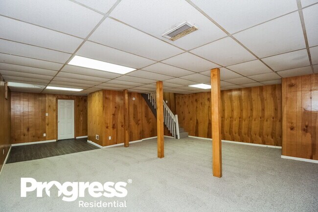 Building Photo - 6185 Marilla St