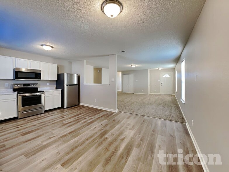 Building Photo - 10428 Kensington Way