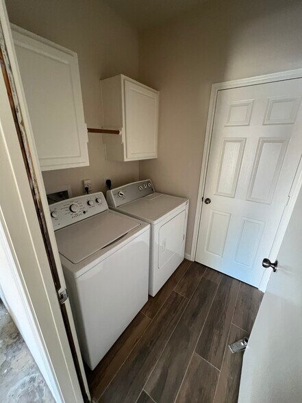 Washer/Dryer - 21839 Manitou Falls Ln