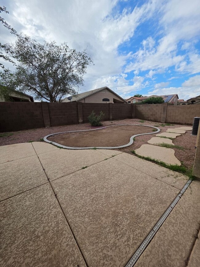Building Photo - Single Story Large 4 bedroom- Maricopa