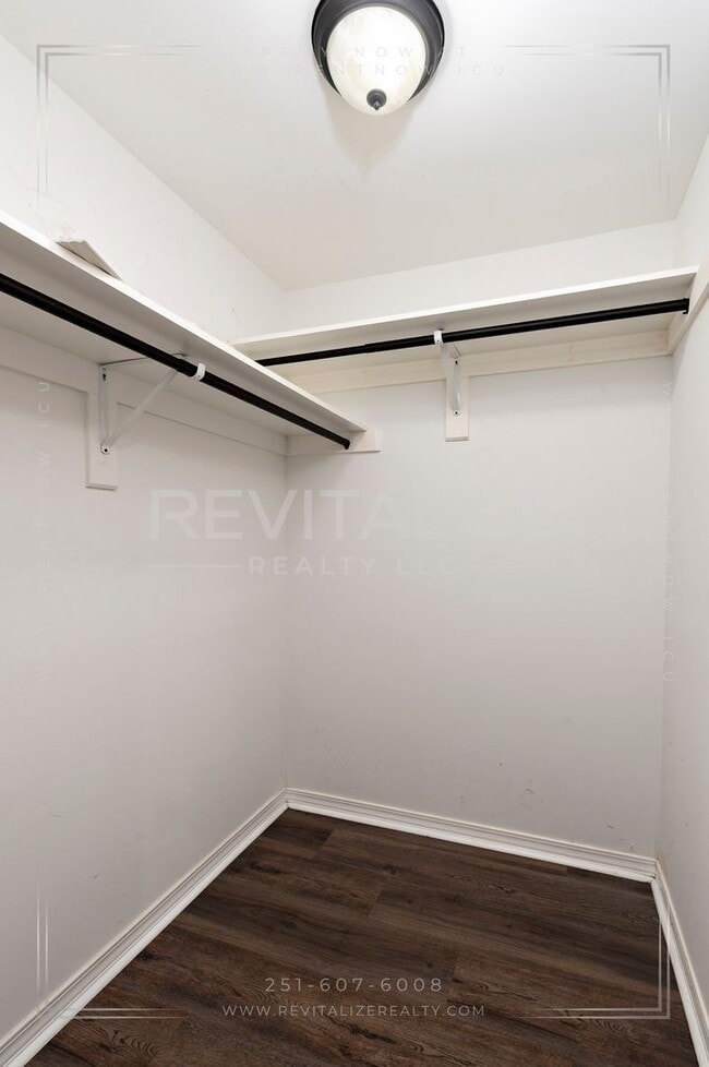 Building Photo - Creole Style 3 Bed 2.5 Bath Home on Oversized Lot