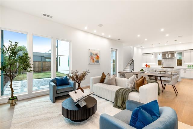 Building Photo - 829 Nomas St