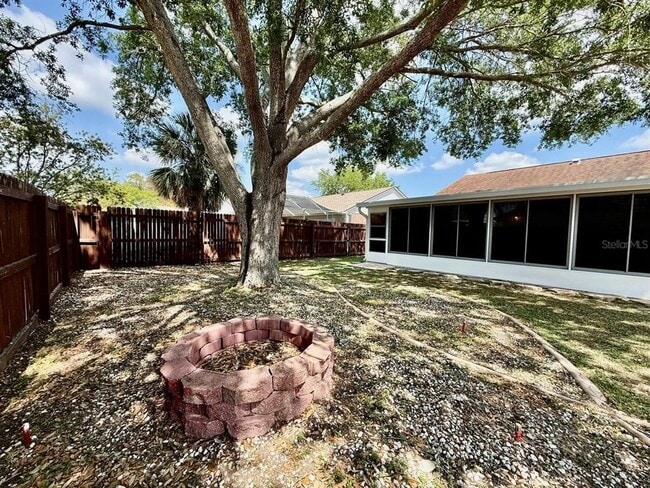 Building Photo - 9815 La Vonda St