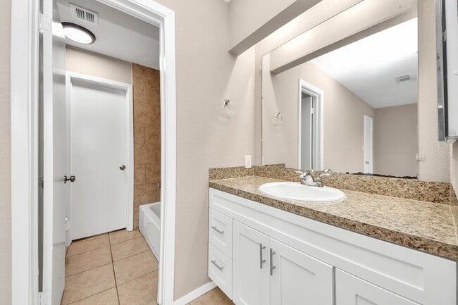 Building Photo - 6603 Brookgate Dr
