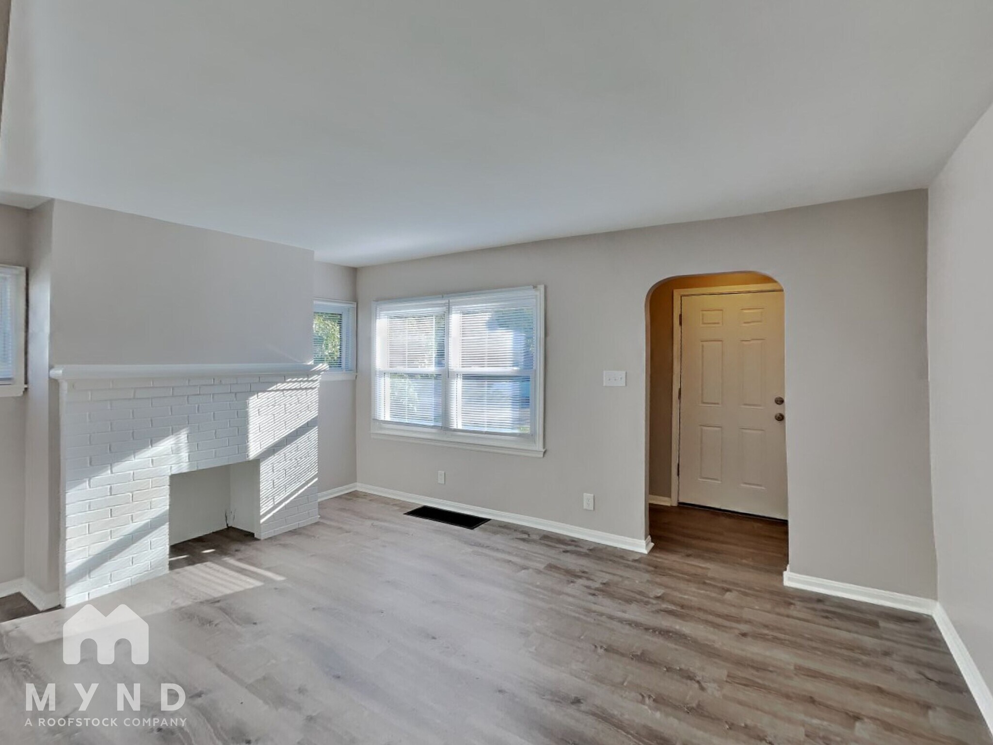 Building Photo - 635 Oakwood Ave