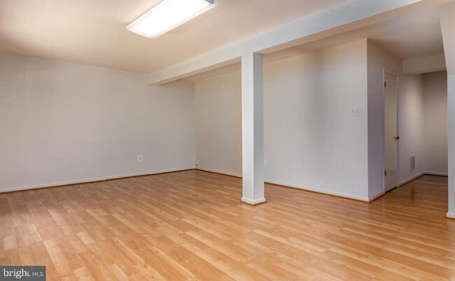Building Photo - 8734 Ruppert Ct