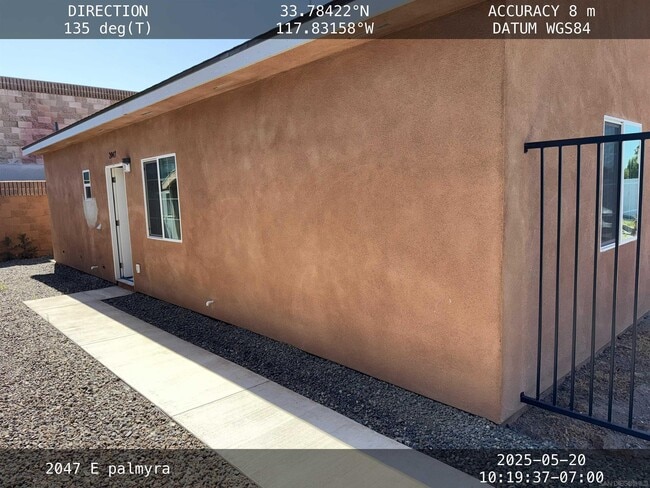Building Photo - 2049 E Palmyra Ave
