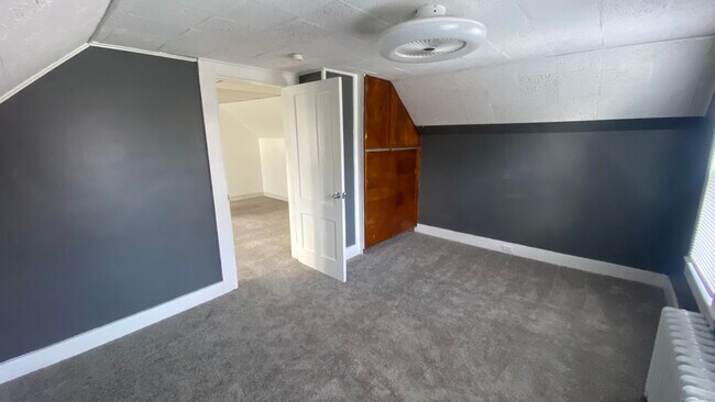 Building Photo - 26 Pine St