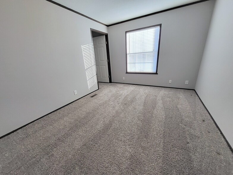 Building Photo - 151 Whippoorwill Ln