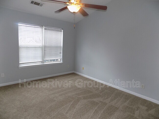 Building Photo - 460 Springbottom Ct SE