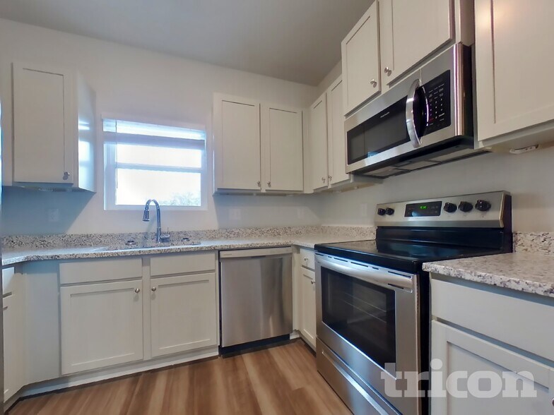 Building Photo - 412 Wallace Cir