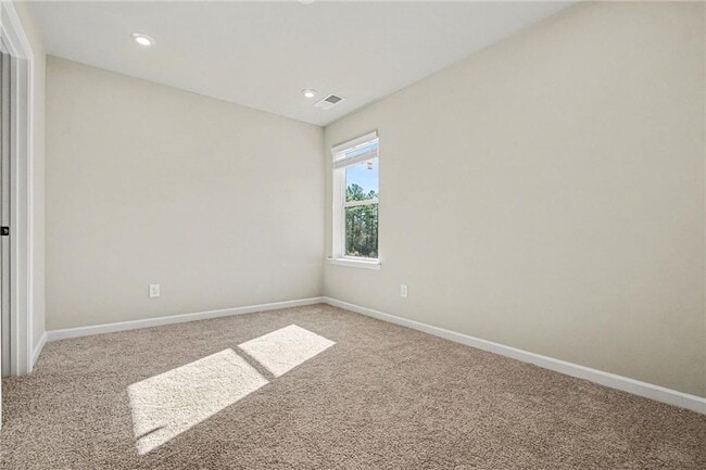 Building Photo - 377 Waterbluff Dr SW