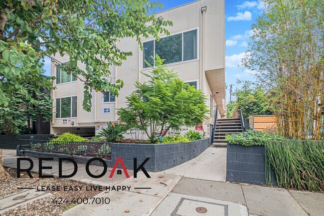 Building Photo - 812 Westbourne Dr