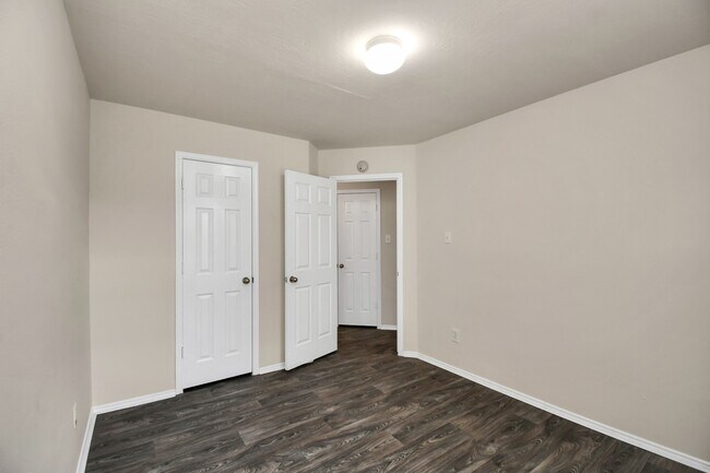 Building Photo - 5618 Gibralter Pl