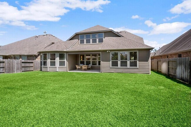 Building Photo - 17831 Maple Ash Dr