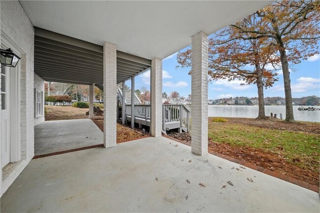 Building Photo - 135 Staghound Ct