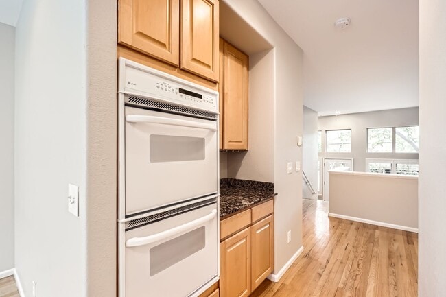 Building Photo - 454 S Lafayette St