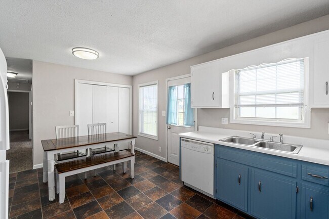 Building Photo - 524 Gainey Dr