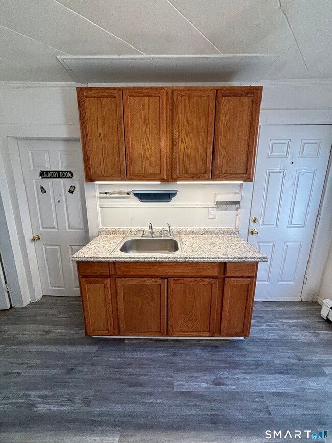 Building Photo - 126 Main St