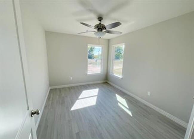 Building Photo - Cozy 2 bed, 2 bath Duplex - Silo School District