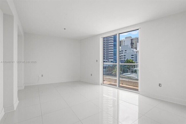Building Photo - 6362 Collins Ave