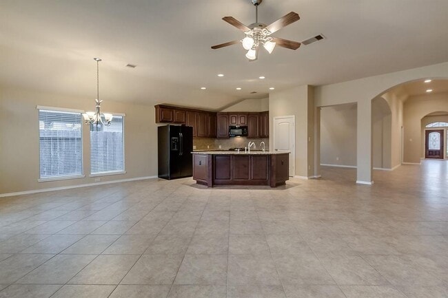 Building Photo - 5615 Stoneridge Ct
